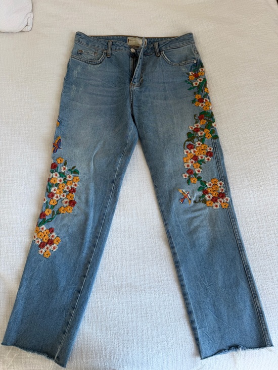 Free People Denim - Free People Light Blue Skinny Jeans with Floral Embroidery